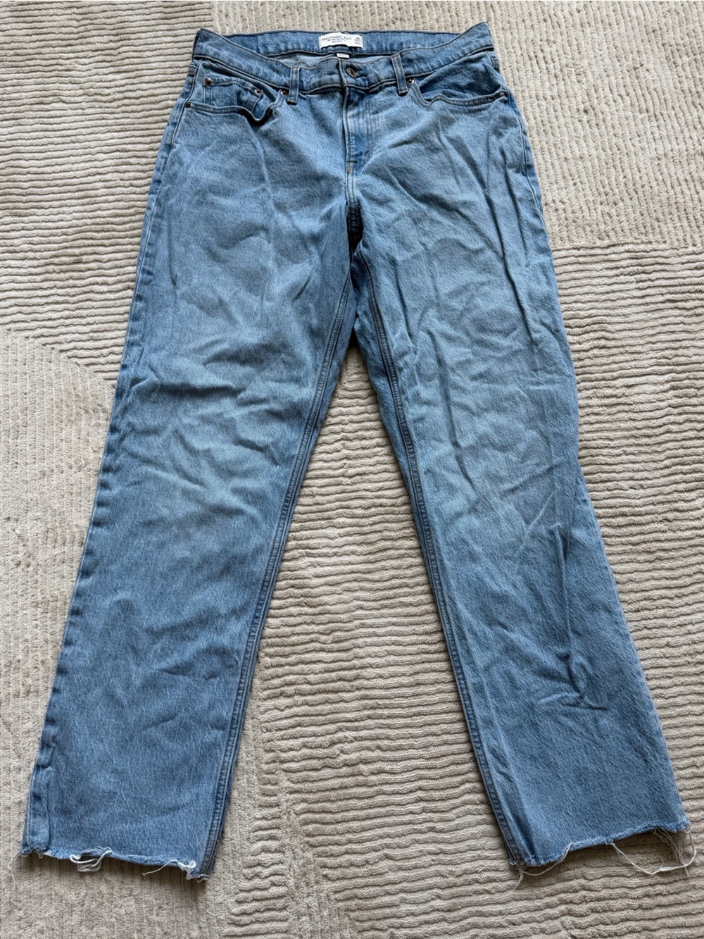 Abercrombie & Fitch - Curve Love - The 90’s Straight Mid Rise - 30 Regular